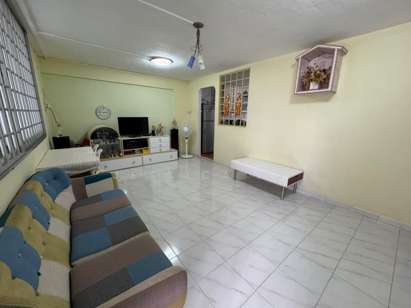 332 Serangoon Avenue 3, 332 Serangoon Avenue 3, 3 Bedrooms, 904 sqft, HDB Flat For Sale, by Jessica Ng, 500212366 - Living Room - PropertyGuru.com.sg