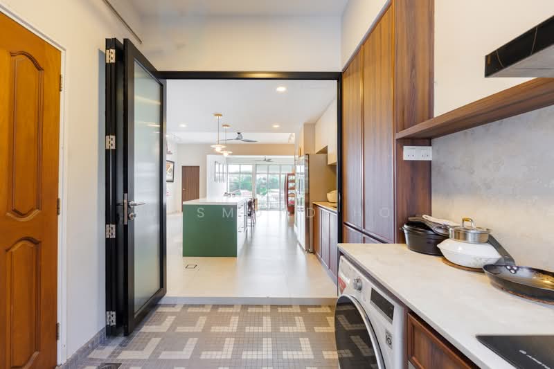 Charming Garden, 140 King's Road, 3 Bedrooms, 1,808 sqft, Condominium For Rent, by Desmond Ho, 500212379 - Kitchen - PropertyGuru.com.sg