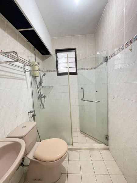 108C Mcnair Road, 108C Mcnair Road, 3 Bedrooms, 926 sqft, HDB Flat For Sale, by Elena Pang, 500212383 - Bathroom - PropertyGuru.com.sg