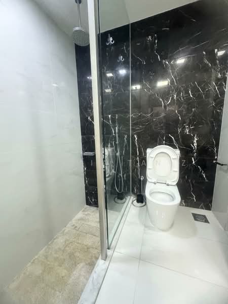 Hillsta, 68 Phoenix Road, 1 Bedroom, 570 sqft, Condominium For Rent, by Sylvia Tan Z M, 500212388 - Bathroom - PropertyGuru.com.sg