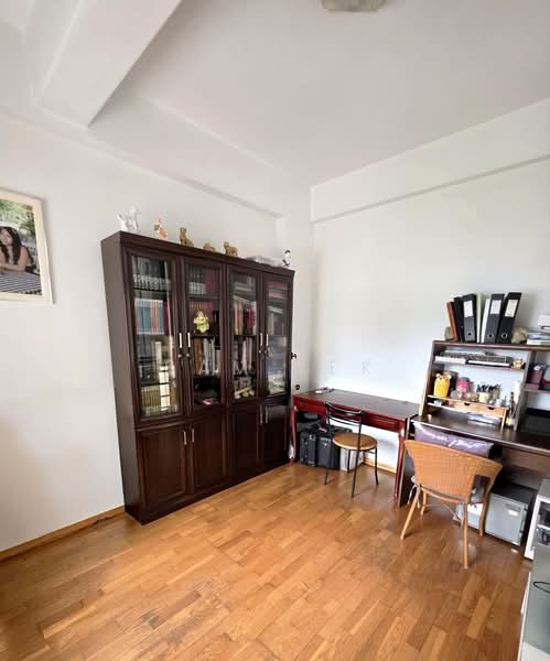 Grande Vista, 2 Cactus Drive, 3 Bedrooms, 1,367 sqft, Condominium For Sale, by Sam Lek, 500212394 - Extended Master Bedroom (Study) - PropertyGuru.com.sg