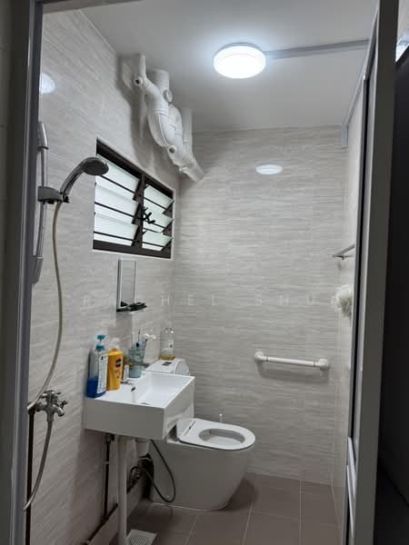 549 Choa Chu Kang Street 52, 549 Choa Chu Kang Street 52, 3 Bedrooms, 1,550 sqft, HDB Flat For Rent, by Rachel Shu, 500212397 - Bathroom - PropertyGuru.com.sg