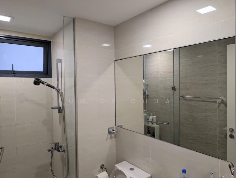 Riversound Residence, 9A Sengkang East Avenue, 3 Bedrooms, 1,066 sqft, Condominium For Sale, by Eunice Chua, 500212403 - Bathroom - PropertyGuru.com.sg