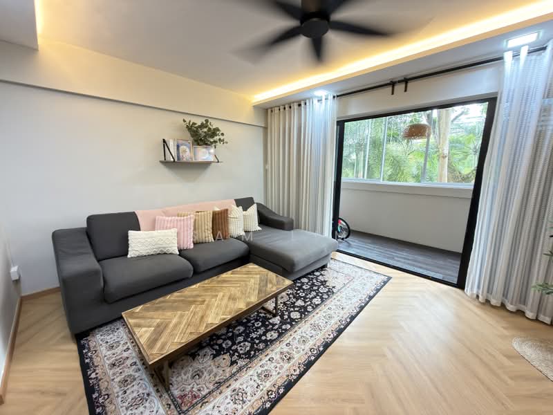 137 Bedok Reservoir Road, 137 Bedok Reservoir Road, Bedok / Upper East Coast, 3 Bedrooms, 1,539 sqft, HDB Flat For Sale, by Sam Alakasam, 500212406 - Living Room - PropertyGuru.com.sg