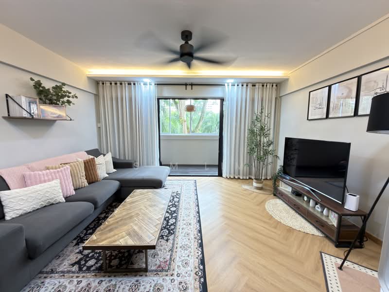 137 Bedok Reservoir Road, 137 Bedok Reservoir Road, Bedok / Upper East Coast, 3 Bedrooms, 1,539 sqft, HDB Flat For Sale, by Sam Alakasam, 500212406 - Living Room - PropertyGuru.com.sg