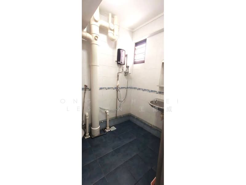8 Ghim Moh Road, 8 Ghim Moh Road, 3 Bedrooms, 1,227 sqft, HDB Flat For Sale, by Ong Poh Wei Lestin 王博威, 500212409 - Bathroom - PropertyGuru.com.sg