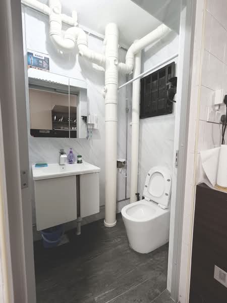688B Choa Chu Kang Drive, 688B Choa Chu Kang Drive, Room Rental, 100 sqft, HDB Flat For Rent, by Anthony Sentosa, 500212414 - Bathroom - PropertyGuru.com.sg