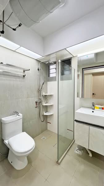 613A Tampines North Drive 1, 613A Tampines North Drive 1, Room Rental, 150 sqft, HDB Flat For Rent, by Calvin Wang, 500212424 - MBR Bathroom - PropertyGuru.com.sg