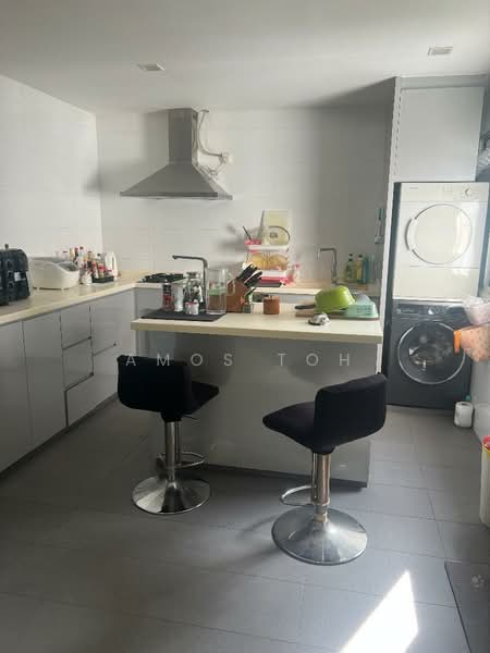 840 Jurong West Street 81, 840 Jurong West Street 81, 3 Bedrooms, 1,300 sqft, HDB Flat For Sale, by Amos Toh, 500212425 - Kitchen - PropertyGuru.com.sg