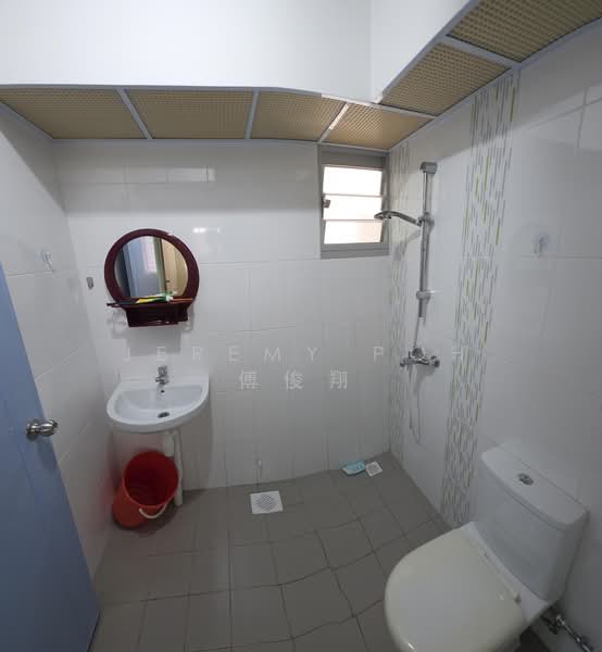 591A Ang Mo Kio Street 51, 591A Ang Mo Kio Street 51, 3 Bedrooms, 1,001 sqft, HDB Flat For Sale, by Jeremy Poh 傅俊翔, 500212437 - Bathroom (Master) - PropertyGuru.com.sg