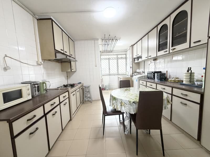897 Tampines Street 81, 897 Tampines Street 81, 3 Bedrooms, 904 sqft, HDB Flat For Rent, by Kelvin Koh, 500212442 - Kitchen - PropertyGuru.com.sg