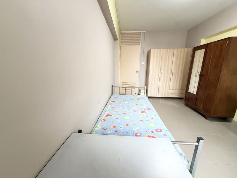 897 Tampines Street 81, 897 Tampines Street 81, 3 Bedrooms, 904 sqft, HDB Flat For Rent, by Kelvin Koh, 500212442 - Bedroom - PropertyGuru.com.sg
