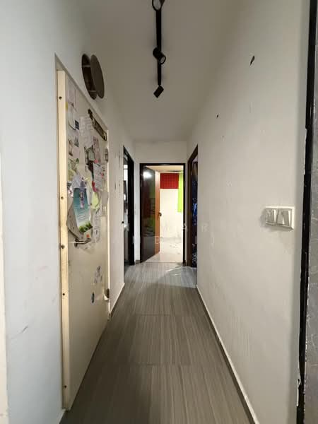463B Sembawang Drive, 463B Sembawang Drive, 2 Bedrooms, 721 sqft, HDB Flat For Sale, by Susan Mariam (Amboi), 500212458 - Enterance Corridor - PropertyGuru.com.sg