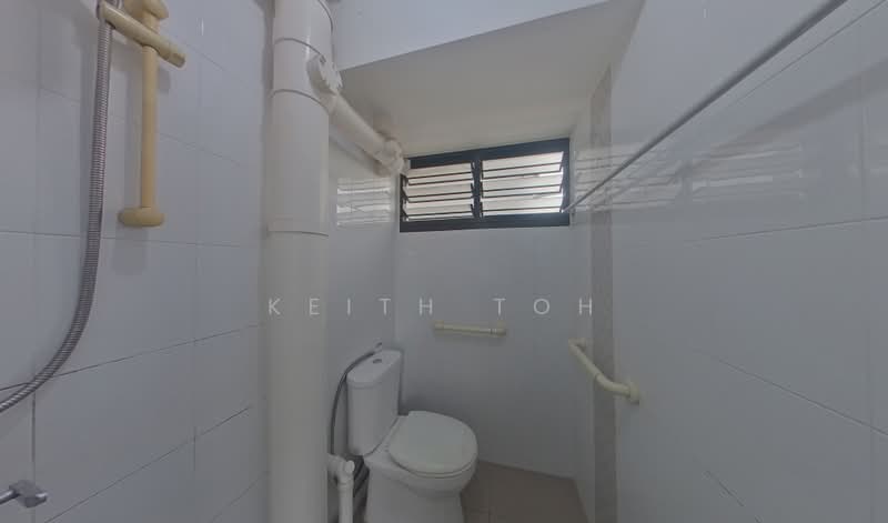 578 Ang Mo Kio Avenue 10, 578 Ang Mo Kio Avenue 10, 2 Bedrooms, 731 sqft, HDB Flat For Sale, by Keith Toh, 500212461 - Bathroom - PropertyGuru.com.sg