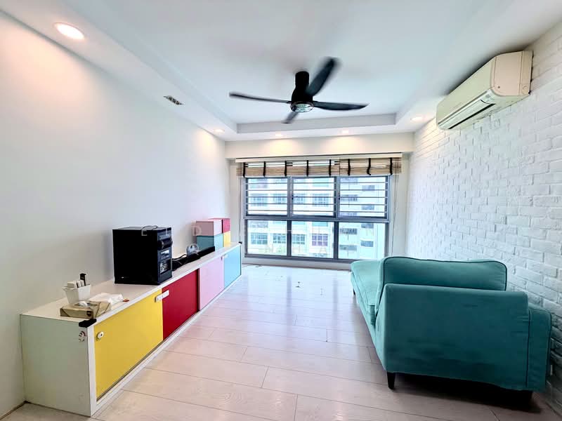 288B Punggol Place, 288B Punggol Place, 3 Bedrooms, 1,033 sqft, HDB Flat For Sale, by Eddie Huang QianHao, 500212466 - Living Room - PropertyGuru.com.sg