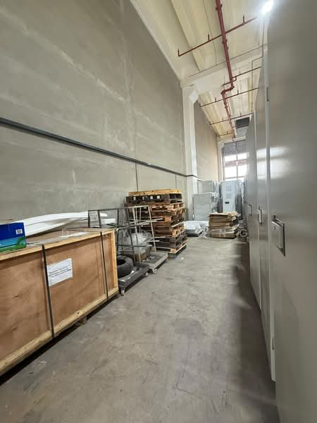 Surface Engineering Hub, 8 Buroh Street, 2,271 sqft, Warehouse For Rent, by Daryl Wong, 500212469 - Interior - CommercialGuru.com.sg