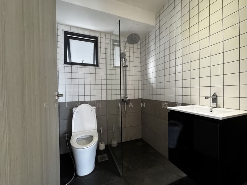 311B Clementi Avenue 4, 311B Clementi Avenue 4, 3 Bedrooms, 861 sqft, HDB Flat For Rent, by Kelvin Tan 陈克辉, 500212470 - Bathroom - PropertyGuru.com.sg