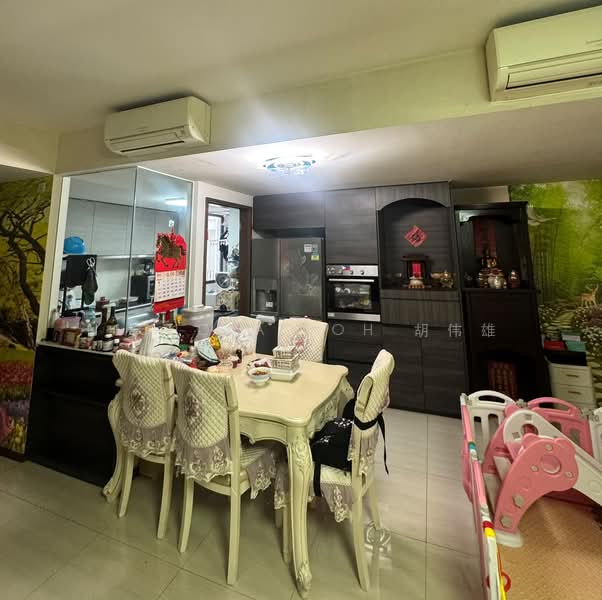 Bellewoods, 102 Woodlands Avenue 5, 4 Bedrooms, 1,345 sqft, Executive Condominium For Sale, by Nicholas Oh 胡伟雄, 500212485 - Dining Room - PropertyGuru.com.sg