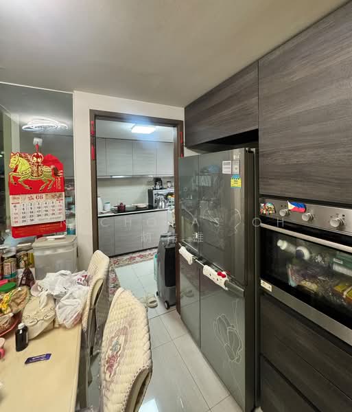 Bellewoods, 102 Woodlands Avenue 5, 4 Bedrooms, 1,345 sqft, Executive Condominium For Sale, by Nicholas Oh 胡伟雄, 500212485 - Kitchen - PropertyGuru.com.sg