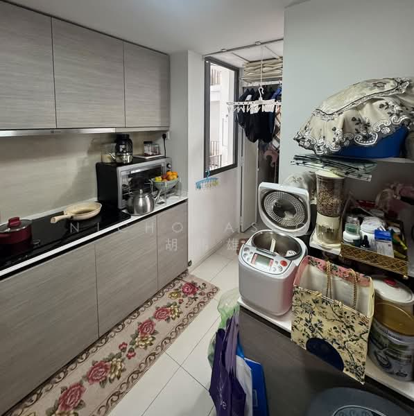 Bellewoods, 102 Woodlands Avenue 5, 4 Bedrooms, 1,345 sqft, Executive Condominium For Sale, by Nicholas Oh 胡伟雄, 500212485 - Kitchen - PropertyGuru.com.sg