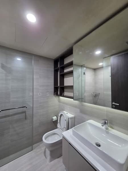 Lake Grande, 2 Jurong Lake Link, 2 Bedrooms, 721 sqft, Condominium For Rent, by Hosea Tan, 500212489 - Bathroom - PropertyGuru.com.sg