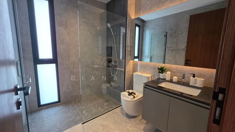 Jalan Sankam, Jalan Sankam, 5 Bedrooms, 4,834 sqft, Terraced House For Sale, by Diana Lim, 500212535 - Master Bathroom - PropertyGuru.com.sg