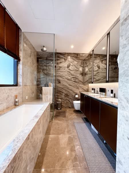 Leedon Green, 28 Leedon Heights, 4 Bedrooms, 1,496 sqft, Condominium For Sale, by Maple Tan, 500212536 - Master Bathroom - PropertyGuru.com.sg