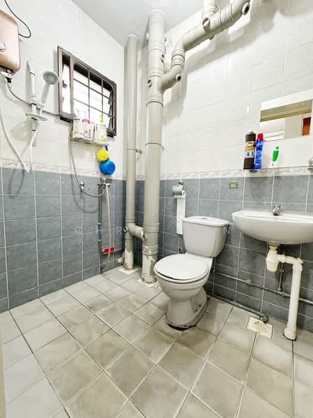 350 Ang Mo Kio Street 32, 350 Ang Mo Kio Street 32, Room Rental, 100 sqft, HDB Flat For Rent, by Chris Tan, 500212557 - Bathroom - PropertyGuru.com.sg
