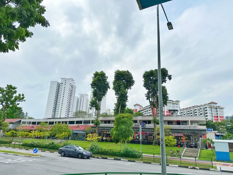 350 Ang Mo Kio Street 32, 350 Ang Mo Kio Street 32, Room Rental, 100 sqft, HDB Flat For Rent, by Chris Tan, 500212557 - Exterior - PropertyGuru.com.sg