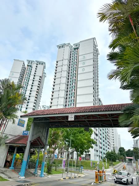 350 Ang Mo Kio Street 32, 350 Ang Mo Kio Street 32, Room Rental, 100 sqft, HDB Flat For Rent, by Chris Tan, 500212557 - Exterior - PropertyGuru.com.sg