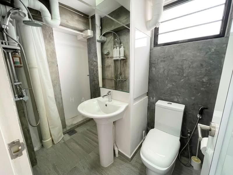 130 Bukit Merah View, 130 Bukit Merah View, 2 Bedrooms, 700 sqft, HDB Flat For Sale, by Haley Sim, 500212559 - Bathroom - PropertyGuru.com.sg