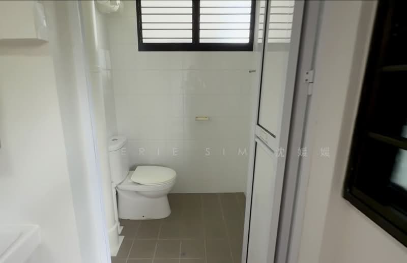 522 Bedok North Avenue 1, 522 Bedok North Avenue 1, 2 Bedrooms, 721 sqft, HDB Flat For Rent, by Valerie Sim 沈媛媛, 500212566 - Bathroom - PropertyGuru.com.sg