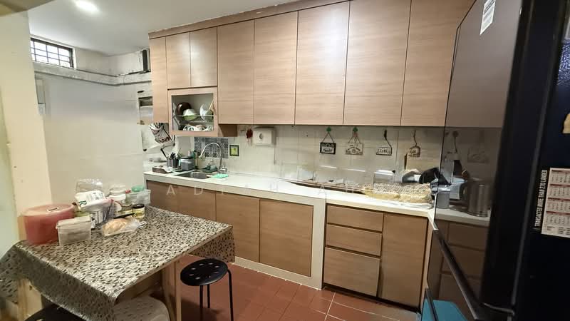 Opera Estate, 57 Jalan Bangsawan, East Coast / Marine Parade, 4 Bedrooms, 1,732 sqft, Terraced House For Sale, by Saadiah Ahmad, 500212570 - Kitchen - PropertyGuru.com.sg