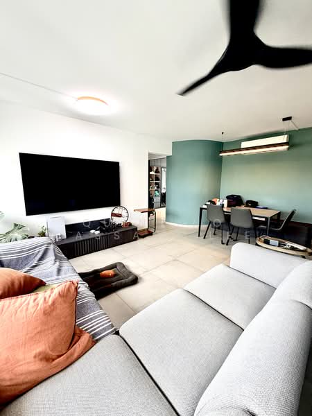 44 Bedok South Road, 44 Bedok South Road, 2 Bedrooms, 904 sqft, HDB Flat For Sale, by Quintino Cassano Lee, 500212572 - Living Room - PropertyGuru.com.sg