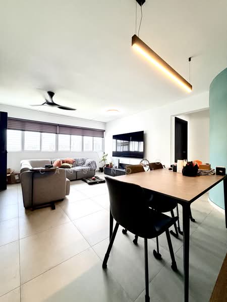 44 Bedok South Road, 44 Bedok South Road, 2 Bedrooms, 904 sqft, HDB Flat For Sale, by Quintino Cassano Lee, 500212572 - Living Room - PropertyGuru.com.sg