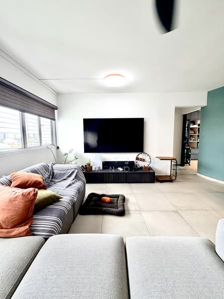 44 Bedok South Road, 44 Bedok South Road, 2 Bedrooms, 904 sqft, HDB Flat For Sale, by Quintino Cassano Lee, 500212572 - Living Room - PropertyGuru.com.sg
