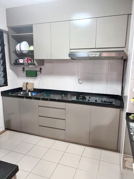 434B Fernvale Road, 434B Fernvale Road, 3 Bedrooms, 1,012 sqft, HDB Flat For Rent, by Evelyn Chin, 500212576 - Kitchen - PropertyGuru.com.sg