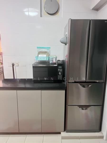 434B Fernvale Road, 434B Fernvale Road, 3 Bedrooms, 1,012 sqft, HDB Flat For Rent, by Evelyn Chin, 500212576 - Kitchen - PropertyGuru.com.sg