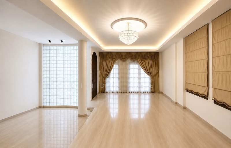 Freehold Semi Detached good for A-A near Vanda Vicinity and Sixth Ave MRT, Vanda Road Vanda Crescent, 4 Bedrooms, 3,000 sqft, Semi-Detached House For Sale, by Lindy Lee, 500212580 - Living Room - PropertyGuru.com.sg