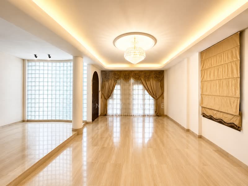 Freehold Semi Detached good for A-A near Vanda Vicinity and Sixth Ave MRT, Vanda Road Vanda Crescent, 4 Bedrooms, 3,000 sqft, Semi-Detached House For Sale, by Lindy Lee, 500212580 - Living Room - PropertyGuru.com.sg
