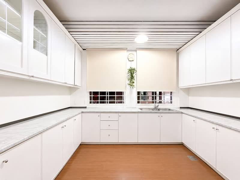 Freehold Semi Detached good for A-A near Vanda Vicinity and Sixth Ave MRT, Vanda Road Vanda Crescent, 4 Bedrooms, 3,000 sqft, Semi-Detached House For Sale, by Lindy Lee, 500212580 - Kitchen - PropertyGuru.com.sg