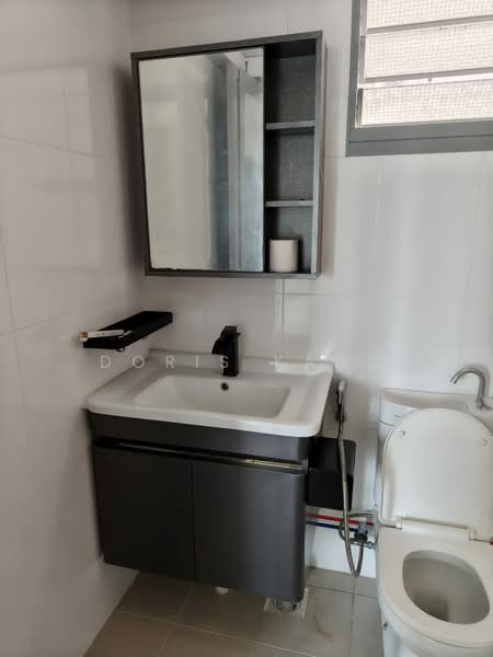 33 Margaret Drive, 33 Margaret Drive, Room Rental, 200 sqft, HDB Flat For Rent, by Doris Kang, 500212588 - Bathroom - PropertyGuru.com.sg