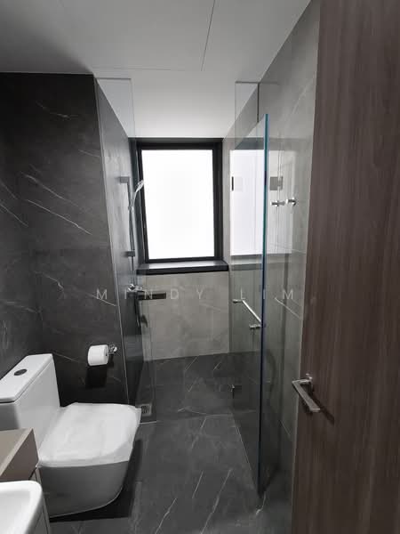 Lumina Grand, Bukit Batok West Ave. 5, Room Rental, 100 sqft, Condominium For Rent, by Mindy Lim, 500212592 - Bathroom - PropertyGuru.com.sg
