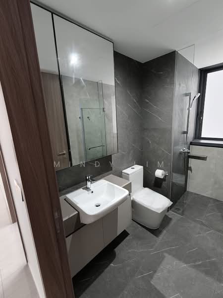 Lumina Grand, Bukit Batok West Ave. 5, Room Rental, 100 sqft, Condominium For Rent, by Mindy Lim, 500212592 - Bathroom - PropertyGuru.com.sg