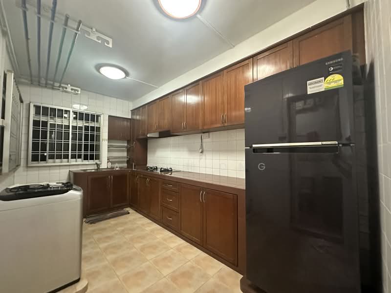 131 Rivervale Street, 131 Rivervale Street, 3 Bedrooms, 1,076 sqft, HDB Flat For Rent, by Alson Ong, 500212594 - Kitchen - PropertyGuru.com.sg