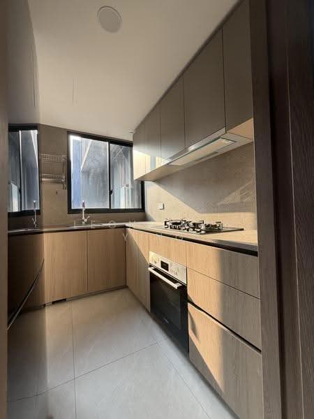 KI Residences At Brookvale, 20 Brookvale Drive, Clementi Park / Upper Bukit Timah, 3 Bedrooms, 980 sqft, Condominium For Sale, by Leong Kok Ying, 500212602 - Kitchen - PropertyGuru.com.sg