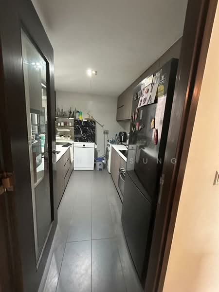 Riverparc Residence, 96 Punggol Drive, 3 Bedrooms, 990 sqft, Executive Condominium For Rent, by Quincy Sung, 500212613 - Kitchen - PropertyGuru.com.sg