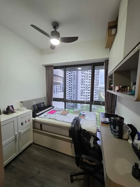 Riverbank at Fernvale, Sengkang West Way/Fernvale, 3 Bedrooms, 1,055 sqft, Condominium For Sale, by Roger TTK, 500212614 - Bedroom - PropertyGuru.com.sg