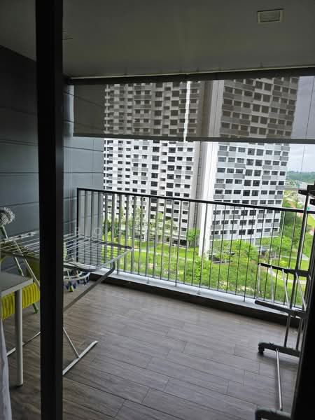Riverbank at Fernvale, Sengkang West Way/Fernvale, 3 Bedrooms, 1,055 sqft, Condominium For Sale, by Roger TTK, 500212614 - Balcony - PropertyGuru.com.sg