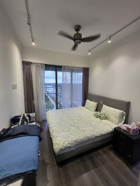 Riverbank at Fernvale, Sengkang West Way/Fernvale, 3 Bedrooms, 1,055 sqft, Condominium For Sale, by Roger TTK, 500212614 - Bedroom - PropertyGuru.com.sg